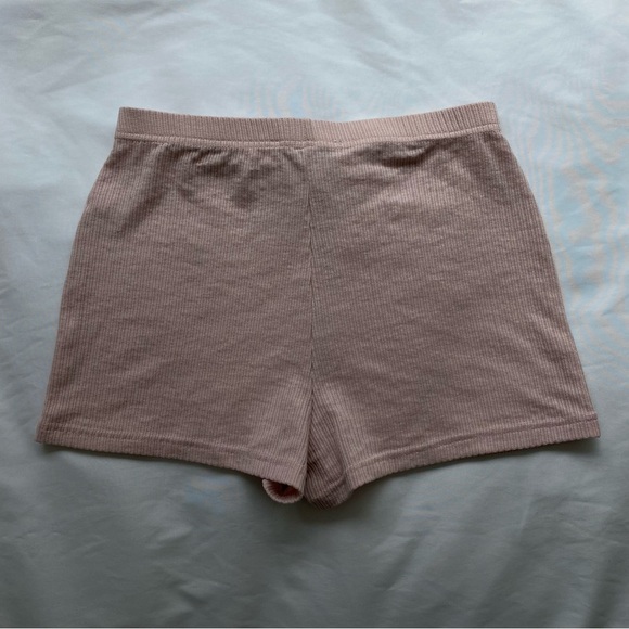 Light pink ribbed lounge shorts - Picture 2 of 7